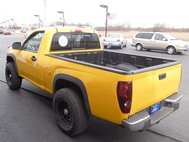 2005 Chevrolet Colorado 2dr Standard Cab Z85 LS 4WD SB